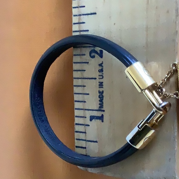 Louis Vuitton Epi Alma Bracelet - Picture 10 of 10